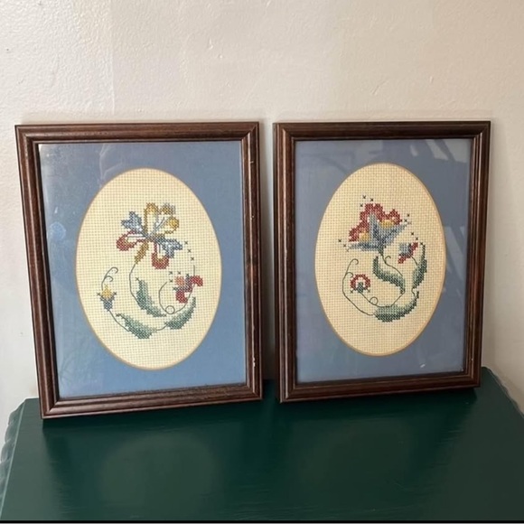 Handmade Other - Vintage Handmade Pair of Framed Needlepoint Jacobean Style Flower Embroidery